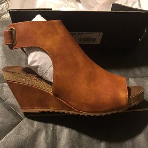 Boutique by Corky’s Wedges